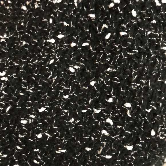 Cold Shoulder Cable-Knit Wool Sweater - Picture 3 of 3